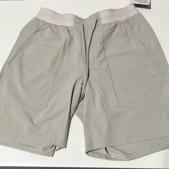 Lululemon License to Train Short 7” LL - Picture 3 of 5